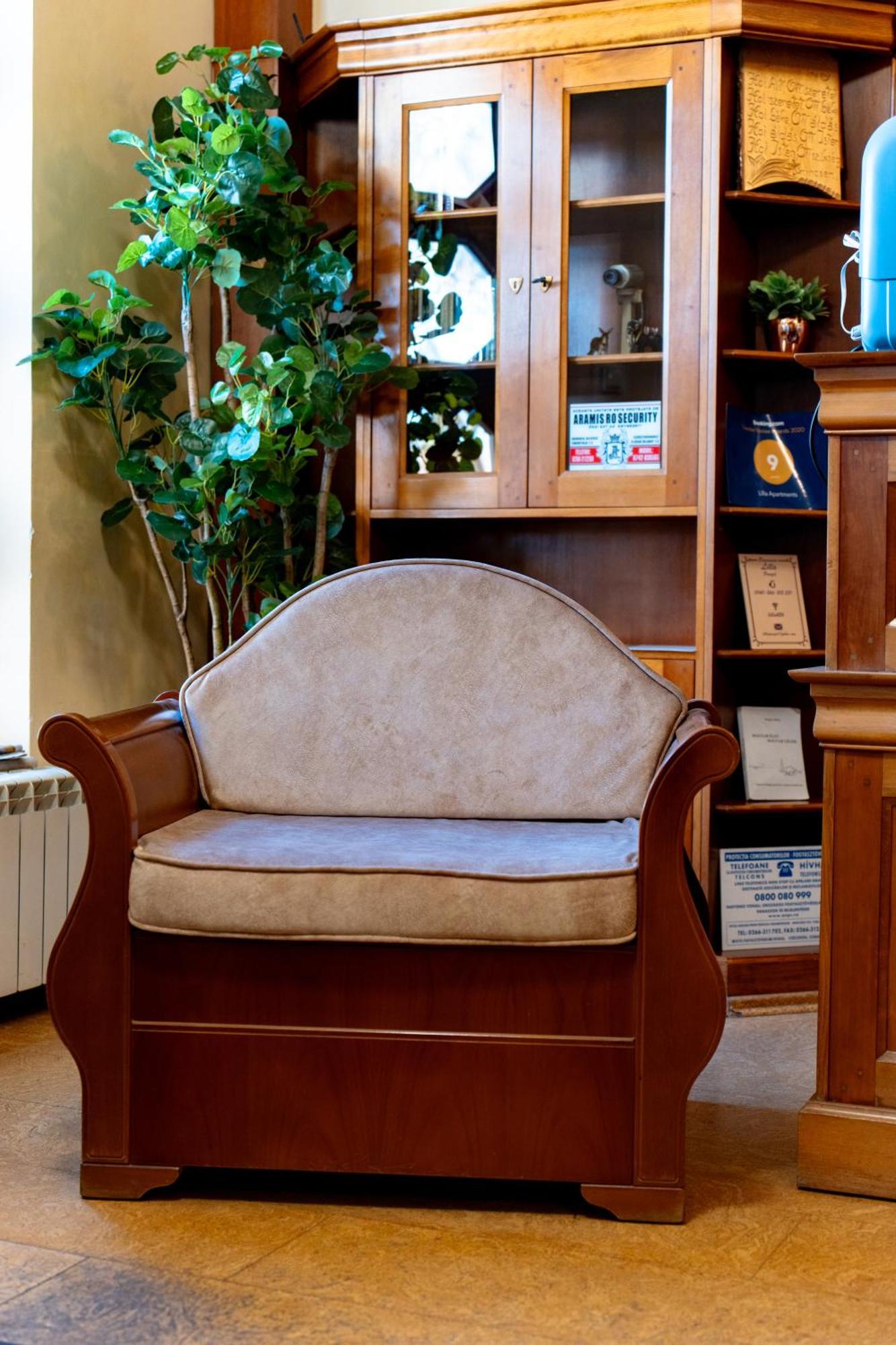 Lilla Panzio Hotel Odorheiu Secuiesc Buitenkant foto