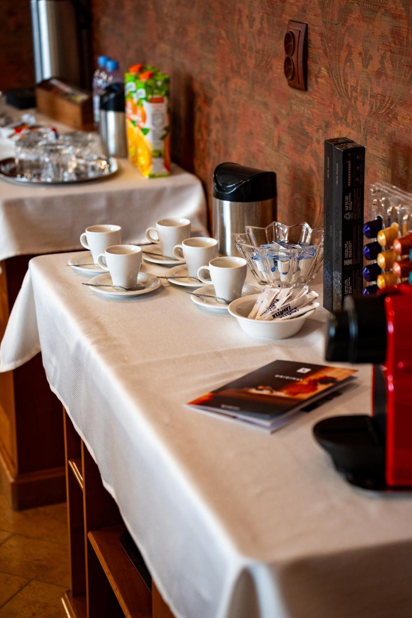 Lilla Panzio Hotel Odorheiu Secuiesc Buitenkant foto