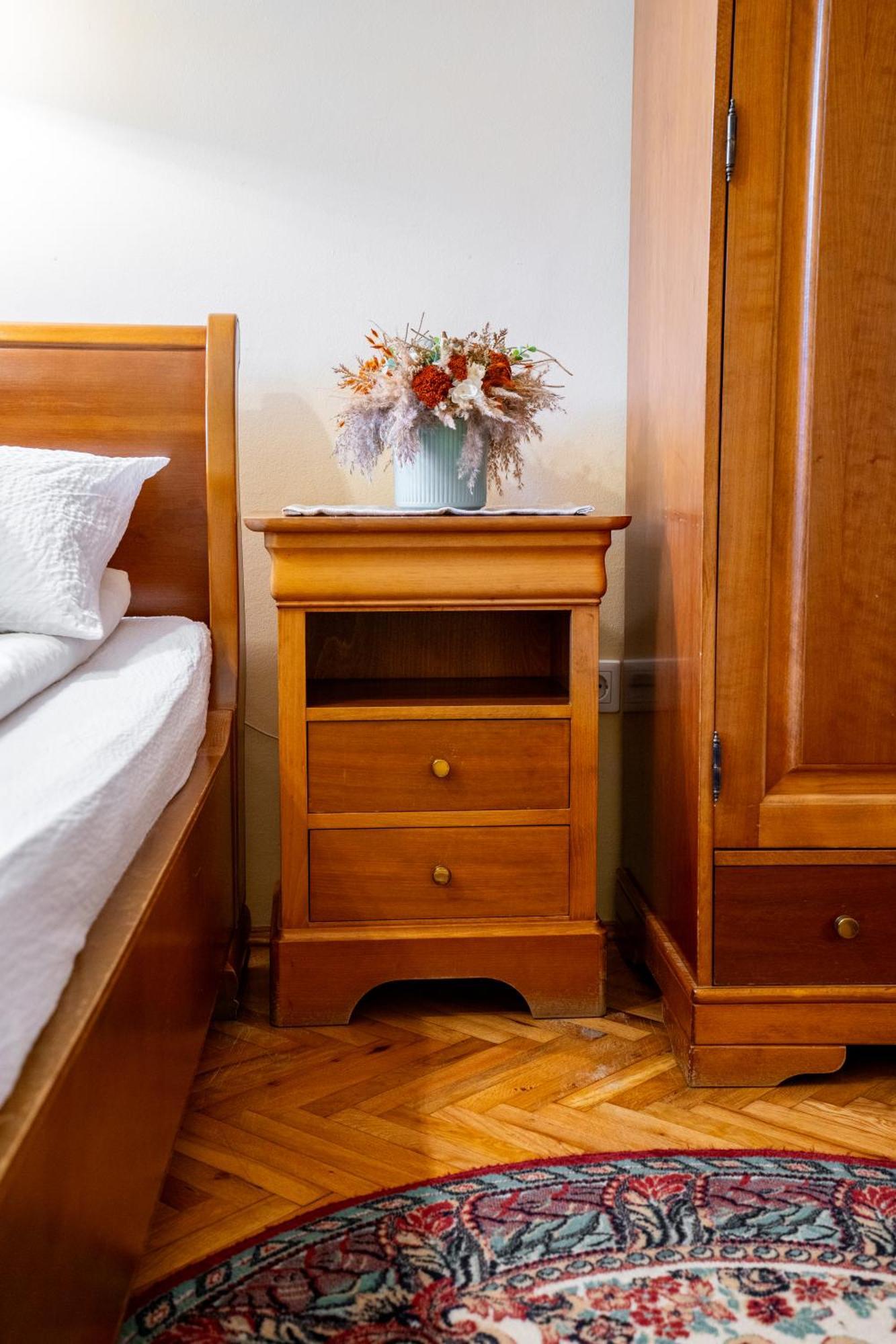 Lilla Panzio Hotel Odorheiu Secuiesc Buitenkant foto