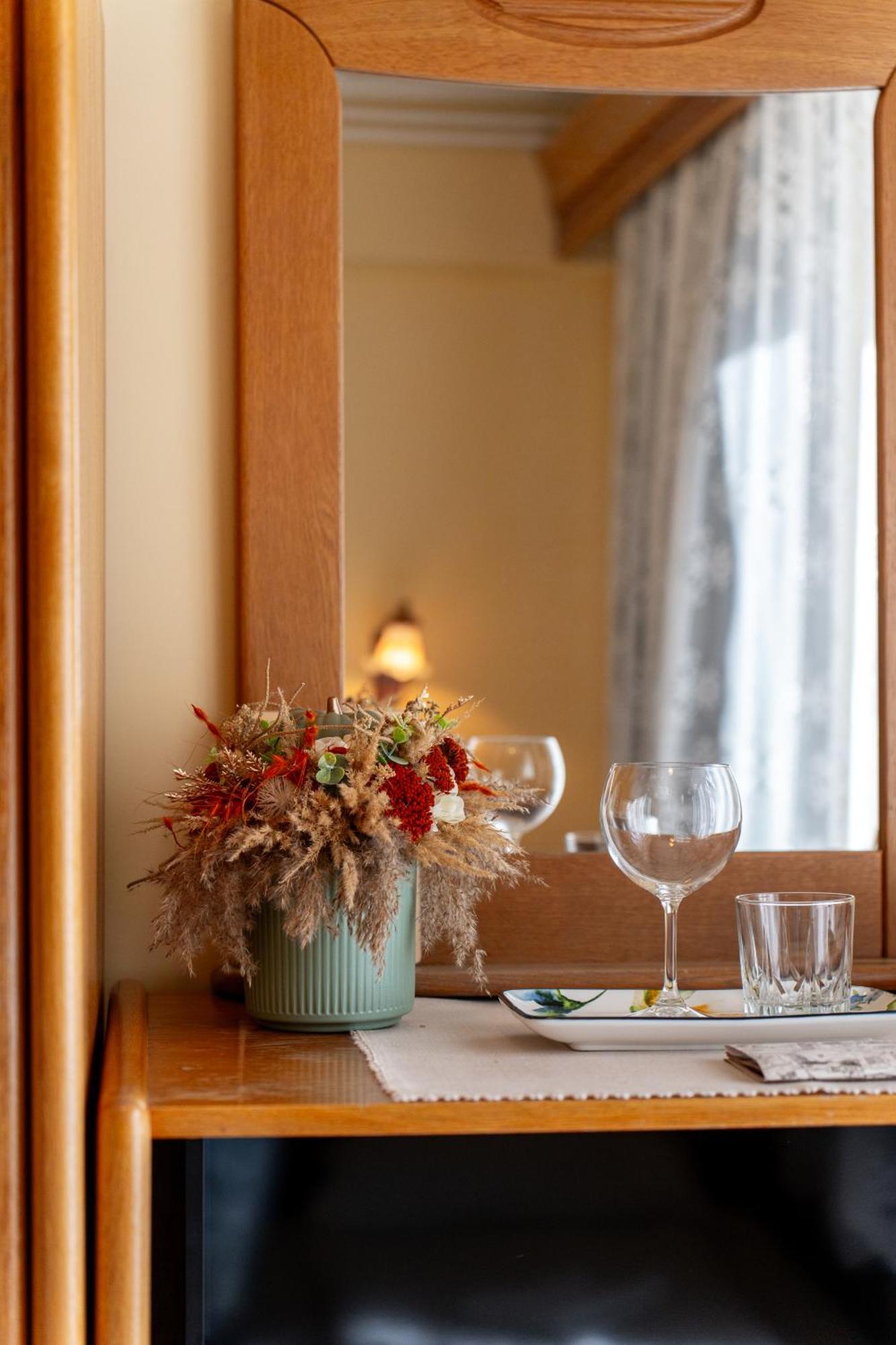 Lilla Panzio Hotel Odorheiu Secuiesc Buitenkant foto